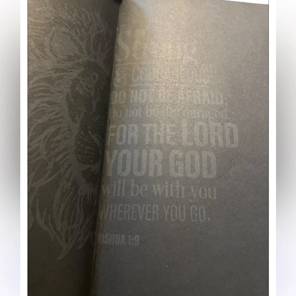 Christian Zip Bible Journal Be‎ Strong & Courageous Joshua 1:9 Lion
